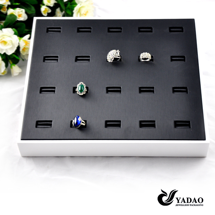 Buena calidad 2015 más nueva bandeja de exhibición de la joyería para el anillo de China
