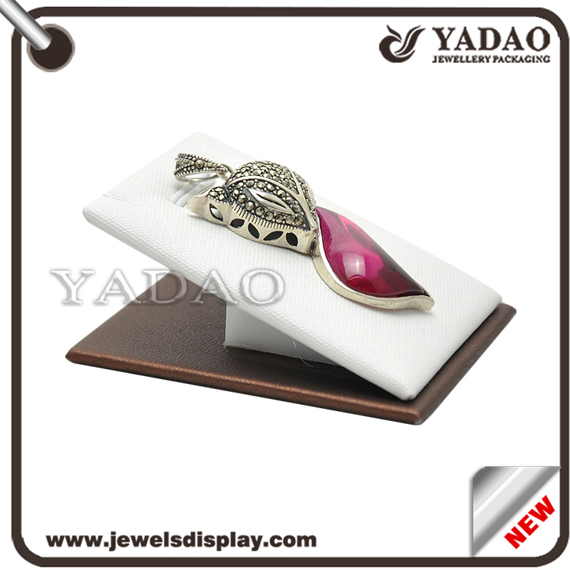 Good quality leather jewelry pendant display stand holder made in China