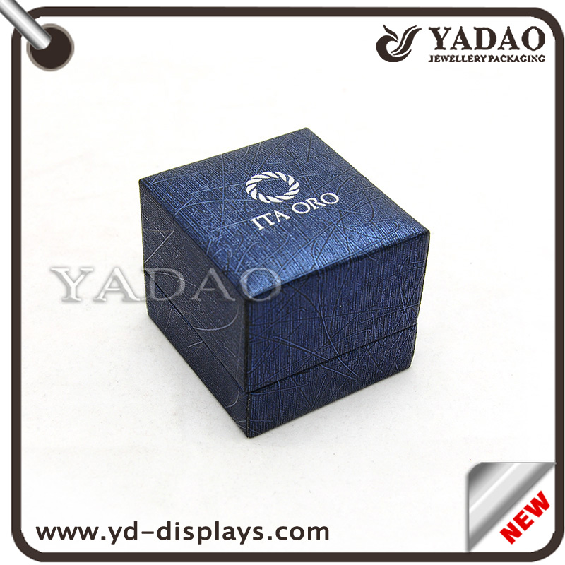 Laid bleu boîte à bijoux en plastique avec grain spécial bonne qualité diamant bague boîte or bague argent anneau boîte gem bague boîte avec certification ISO
