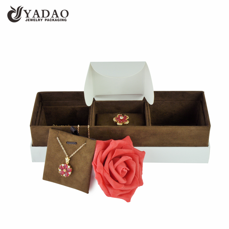 Boîte faite sur commande de collection de bijoux en carton faite sur commande de taille / logo / couleur pour la bague et le pendant