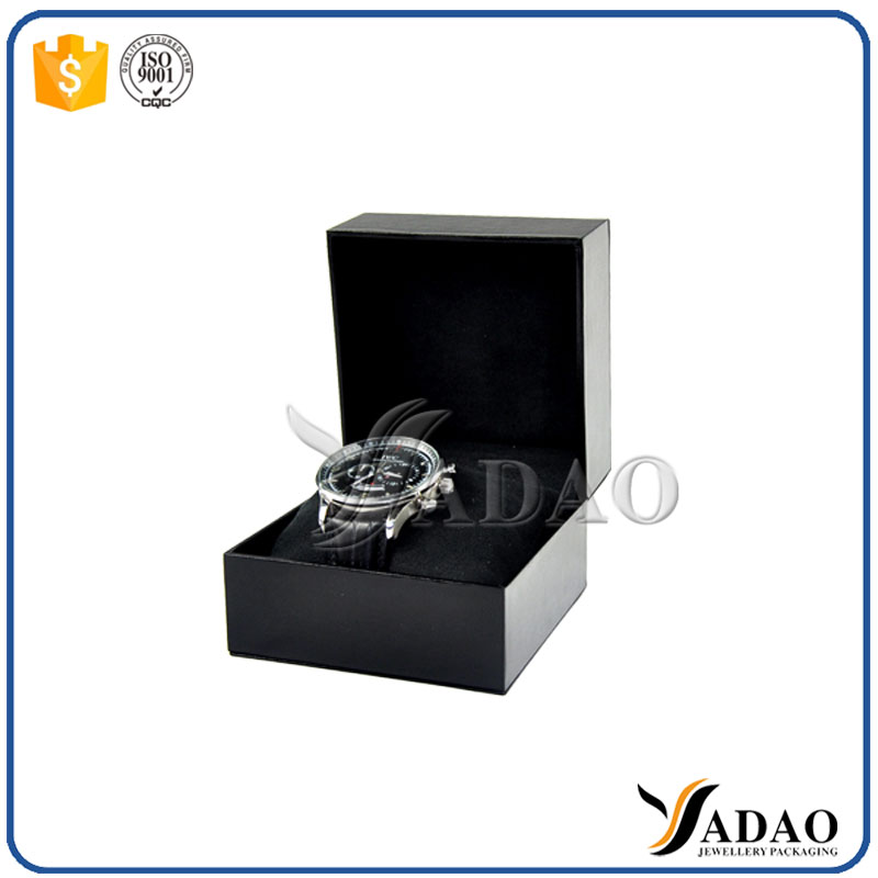 Reloj de plástico de alta calidad caja de presentación del brazalete con la almohada hecha en China