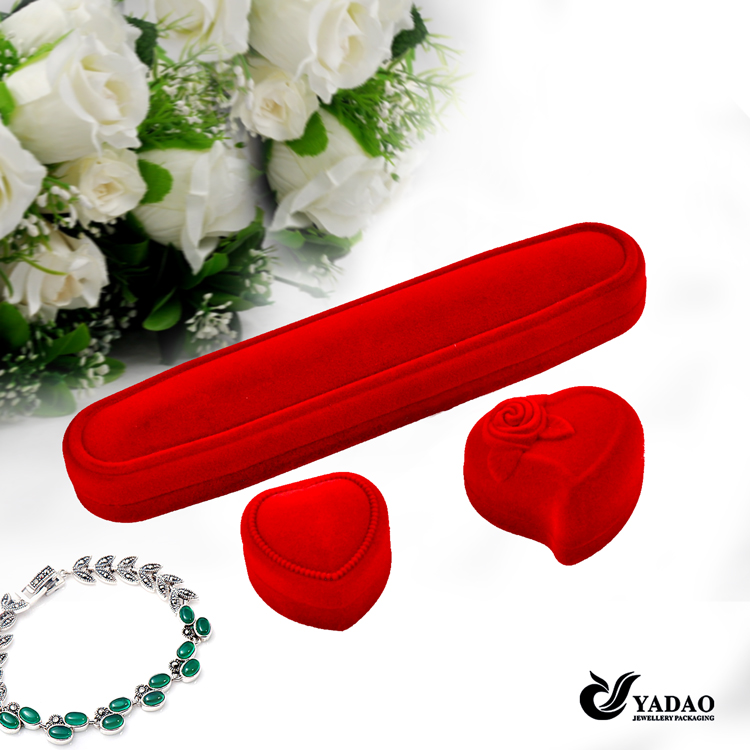 Hot Prodej nejnovější návrh červeným sametem tvaru srdce plastové šperky box, vlastní logo vytisknout šperkovnice, šperky obalové velkoobchodní vyrobené v Číně
