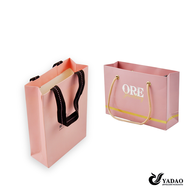 Hot type de mode de vente de bijoux shopping bag papier sac pour bijoux avec logo et cordon fabriqués en Chine
