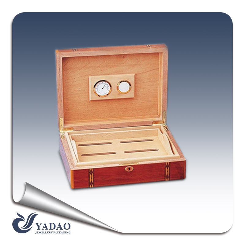 Vendita calda nuove scatole regalo gioielli gioielli scatole di legno per anello pacchetto gratuito print logo e può custome made in China