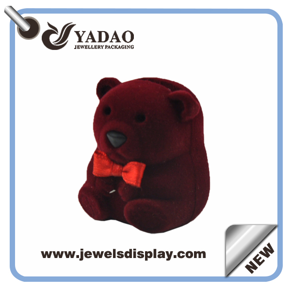 التعبئة والتغليف مجوهرات الدب الأحمر المربع الدائري الشكل المخمل، توافدوا خاتم مربع، مربع والمجوهرات