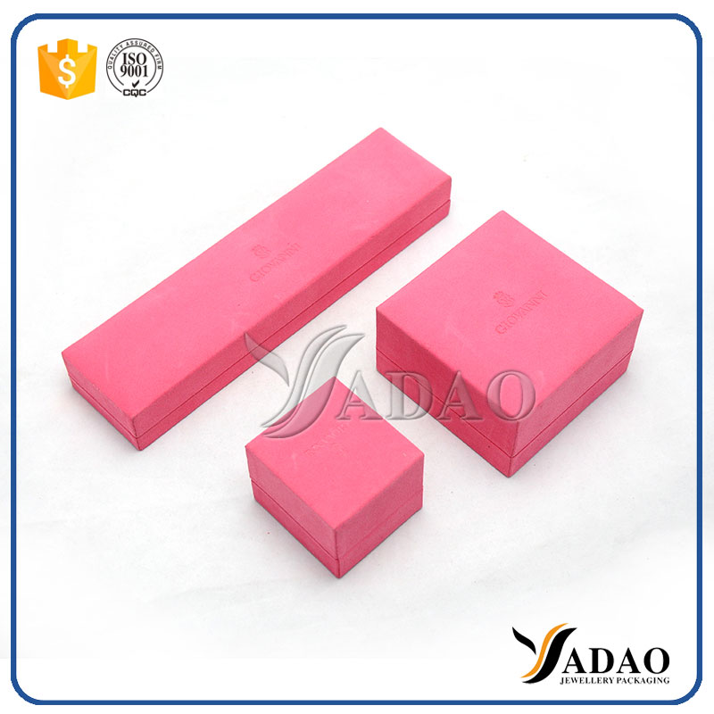 Sistemas de caja plásticos de la joyería con dulce Rosa para pulsera, colgante, anillo, pendientes, brazalete y el neckalces