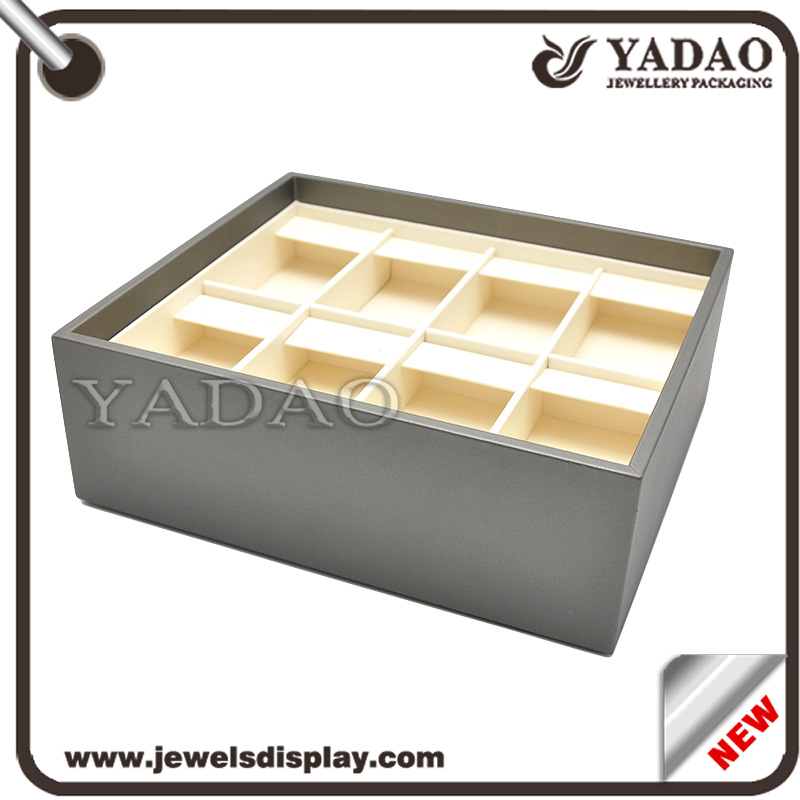 Put madera cubierta de cuero 8 pcs pendiente para la bandeja de joyas pendiente hechos en China