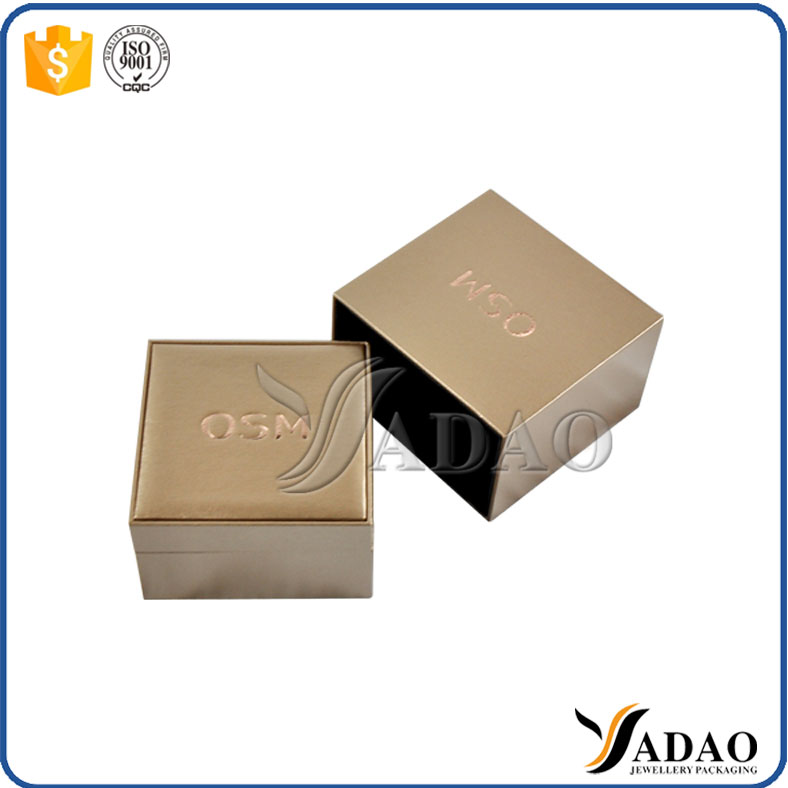 Luxury leather material 1.000 MOQ wholesale Customize logo color plastic box jewelry boxes for jewelers