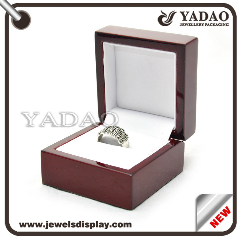 Asegúrese de su perfecto-modificado para requisitos particulares OEM ODM joyero incluyen la caja del anillo, caja de la pulsera, caja de cadena, caja del collar, pendiente de la caja para paquete de joyas con libre de impresión de la insignia