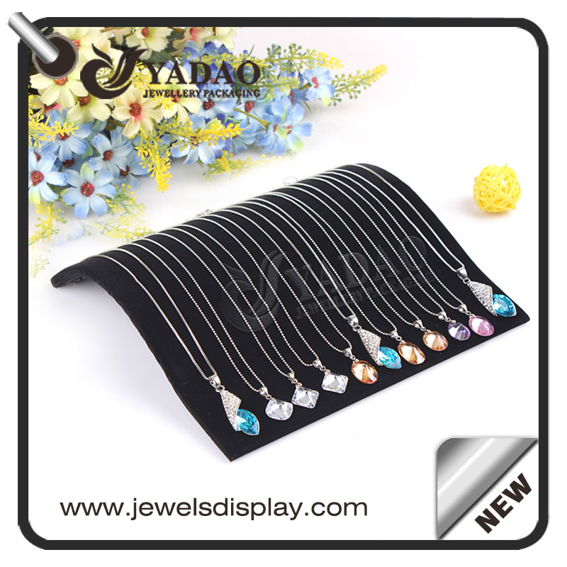 Yadao によって作られた宝石とダイヤモンドのネックレスを表示する宝石のためのマット balck ベルベットペンダントディスプレイトレイ。