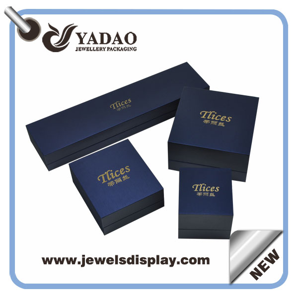 Nouveaux classiques et bon marché en plastique Boîtes à bijoux avec charnières Jewelry Box couvert similicuir papier Boîte Fournisseur
