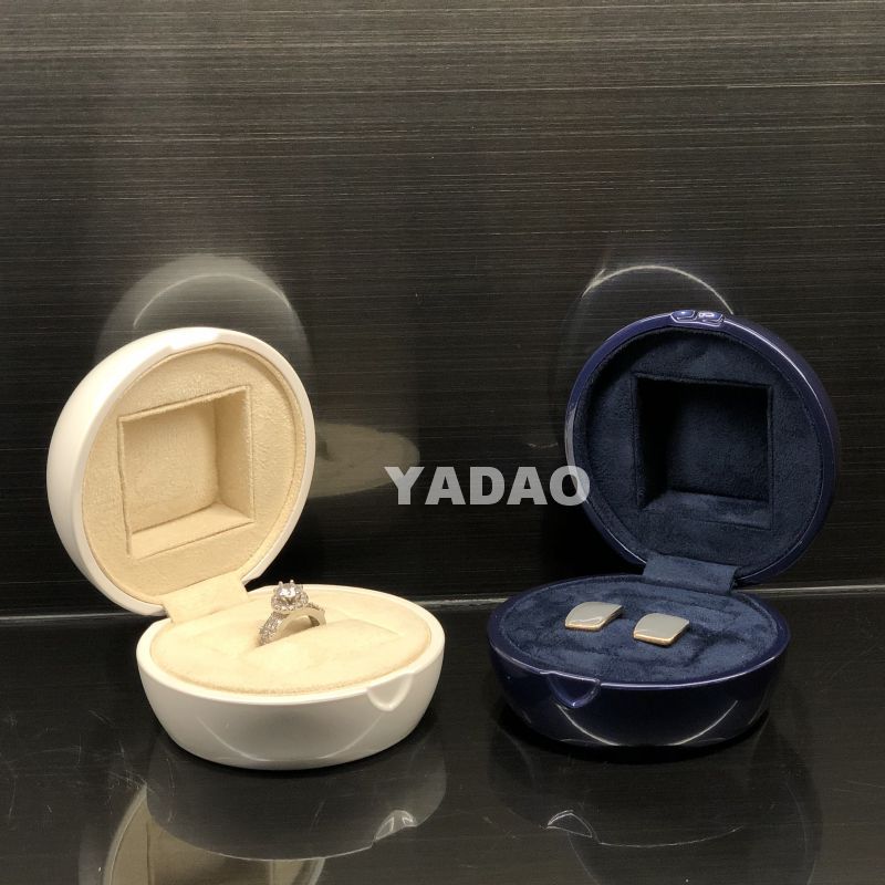 New design glossy lacquer finished round shape ring earring packaging box jewelry store