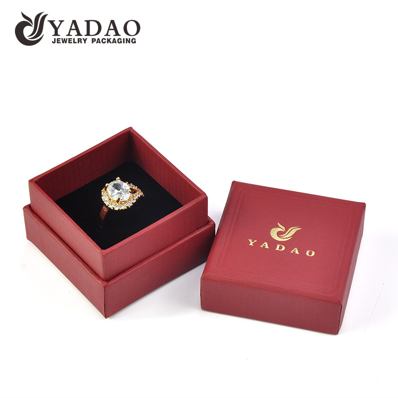 Papier de texture rouge séparément couvercle anneau emballage boîte à bijoux boîte-cadeau logo couleur personnalisée