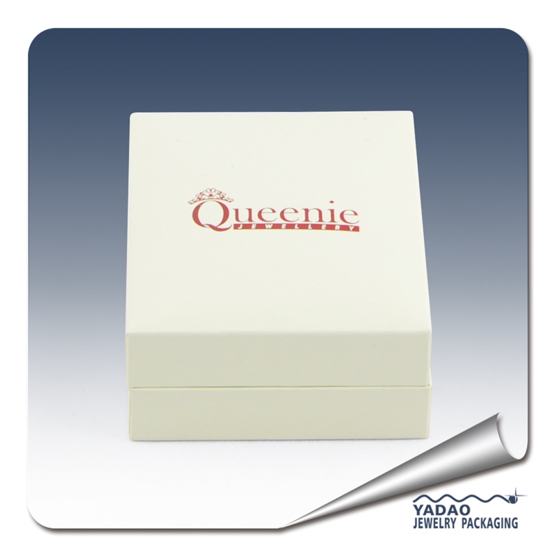 Caja plástica blanca con tapa para collar y colgante embalaje regalo caja de plástico con el logotipo de la empresa