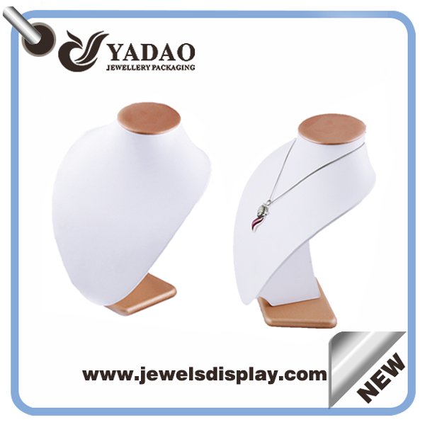 Weiß-PU-Leder überdachte Holzschmuck Halskette Display Büste