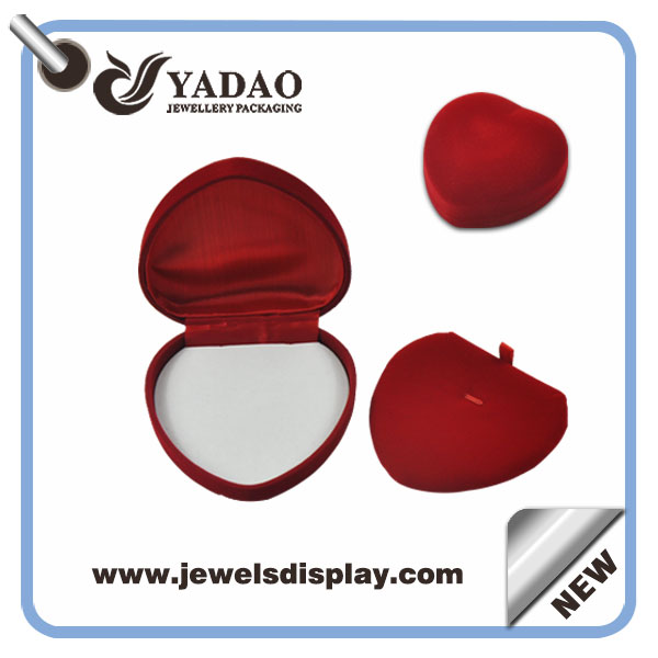 Velkoobchod Custom High Quality Velvet Šperkovnice snubní prsten Box dodavatele z Číny