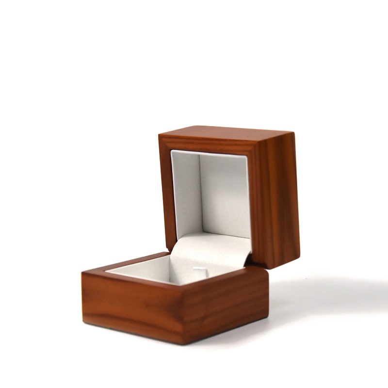 Wooden ring clip jewelry box natural color leather inner gem packaging display