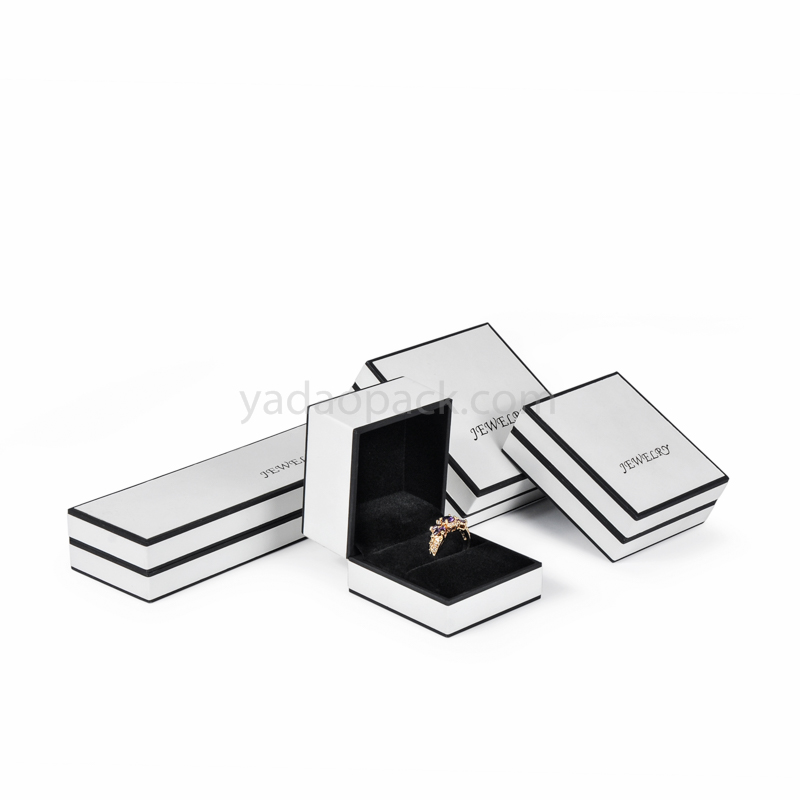 Yadao wholesale plastic box jewelry packaging box double color box with hot stamping black logo fro free