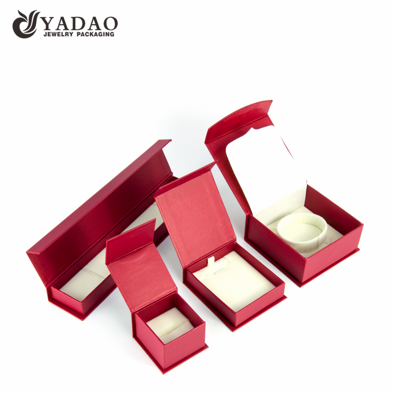 Yadao customized paper box with flap magnet lid jewelry packaging red color box in debossed logo on the top