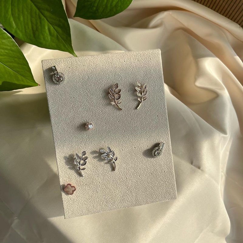 Yadao high quality earrings stand velvet jewelry stand customized jewelry display holes for lots of earrings display
