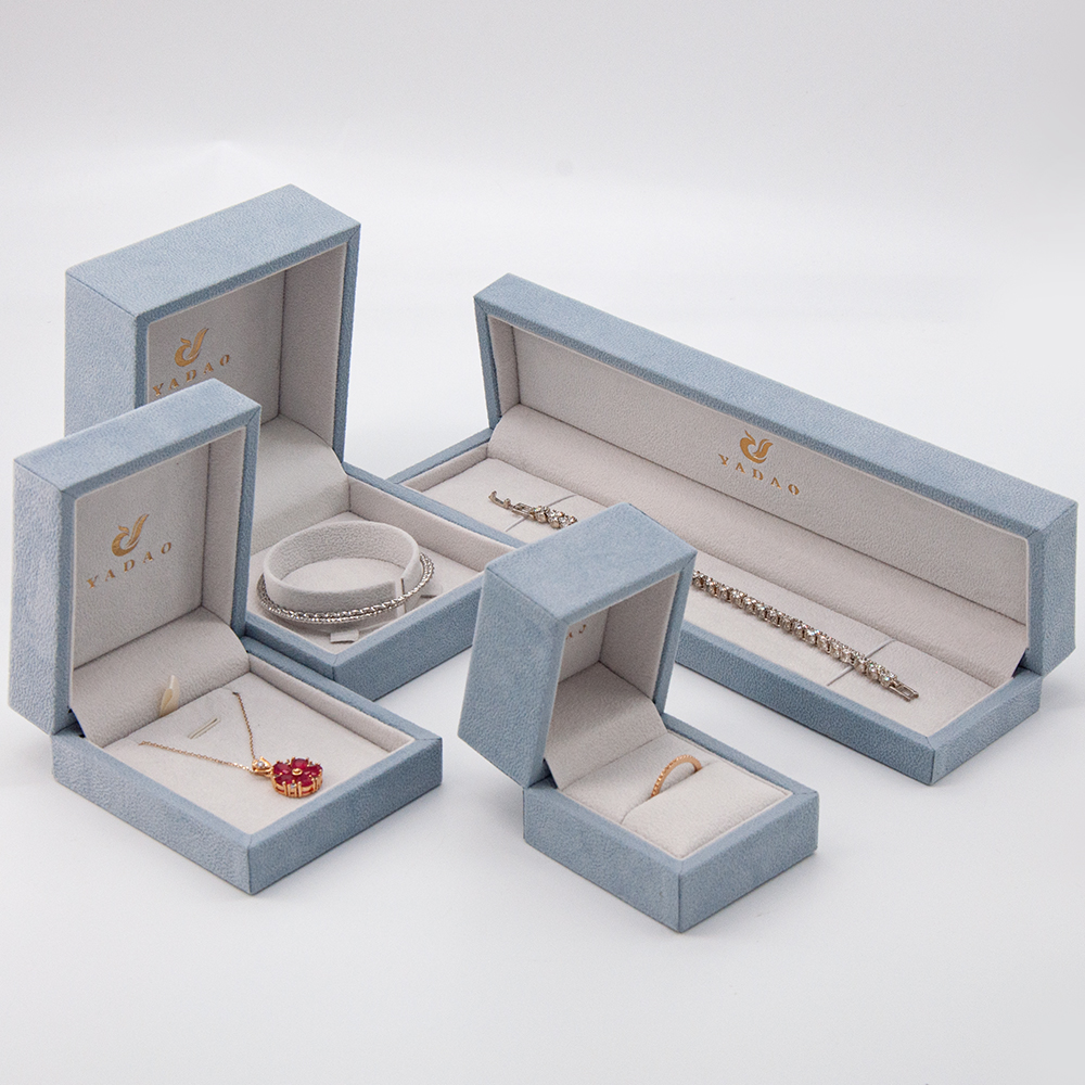 Yadao κοσμήματα κουτί σε σειρά βελούδο υλικό τελειωμένο σούπερ μαλακό συνδυασμό χρωμάτων με προσαρμοσμένη εκτύπωση λογότυπου μάρκας