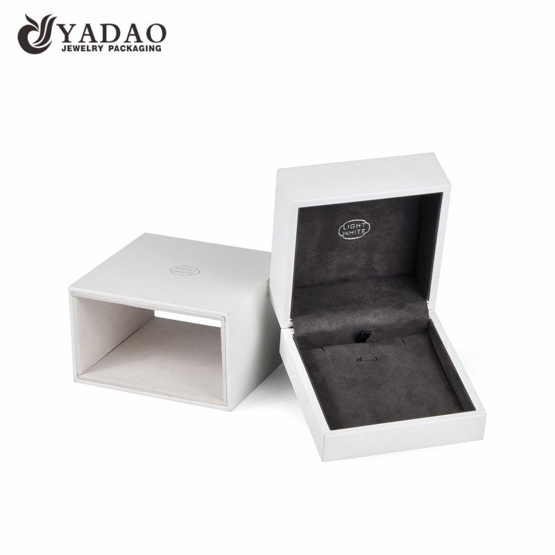 Boîte d'emballage de bijoux en plastique de luxe Yadao avec manche en pendentif en suspension de boîte à pendentif
