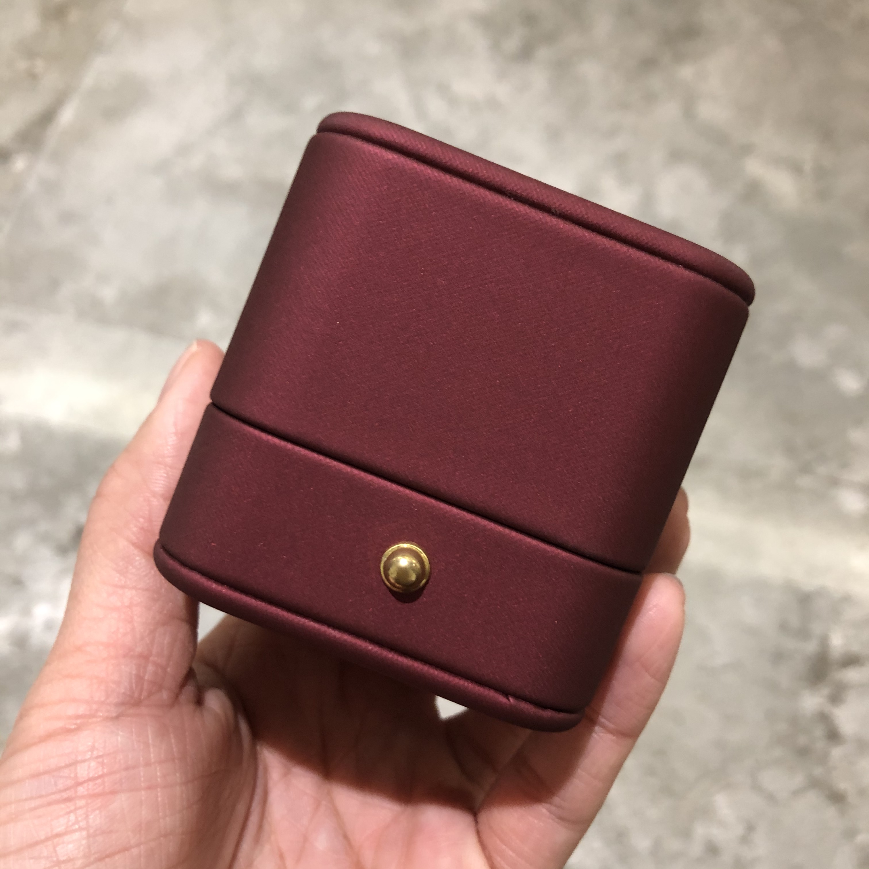 luxury plastic packaging box velvet insert ring slot box in customized red PU finished
