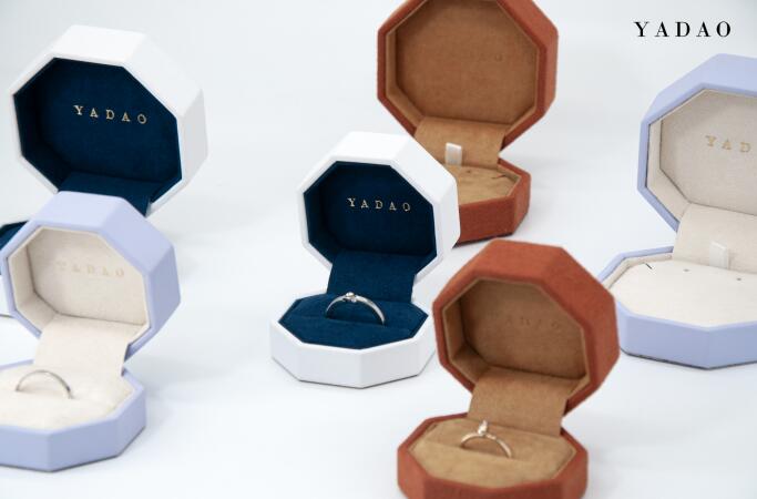 Yadao Octagonal Jewelry Box พร้อมโลโก้กุหลาบทองคำกล่องเครื่องประดับที่ดีสำหรับเพชร