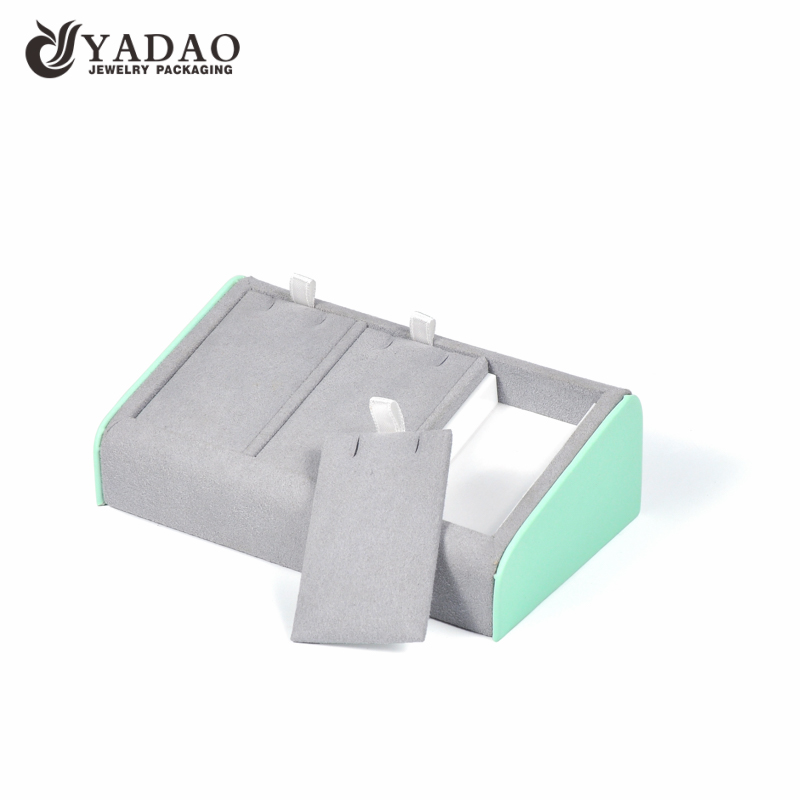 Yadao wholesale jewelry display pendant holder microfiber jewelry display stand with three pads