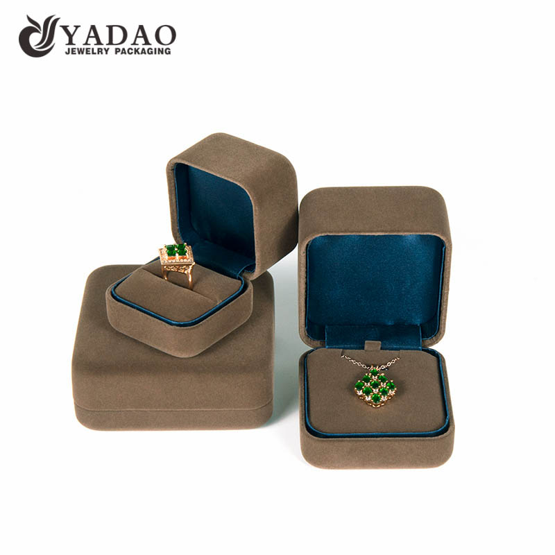 scatola di gioielli di alto lusso ben toccata popolare di alta qualità favolosa fatta a mano favolosa migliore qualità in vendita.