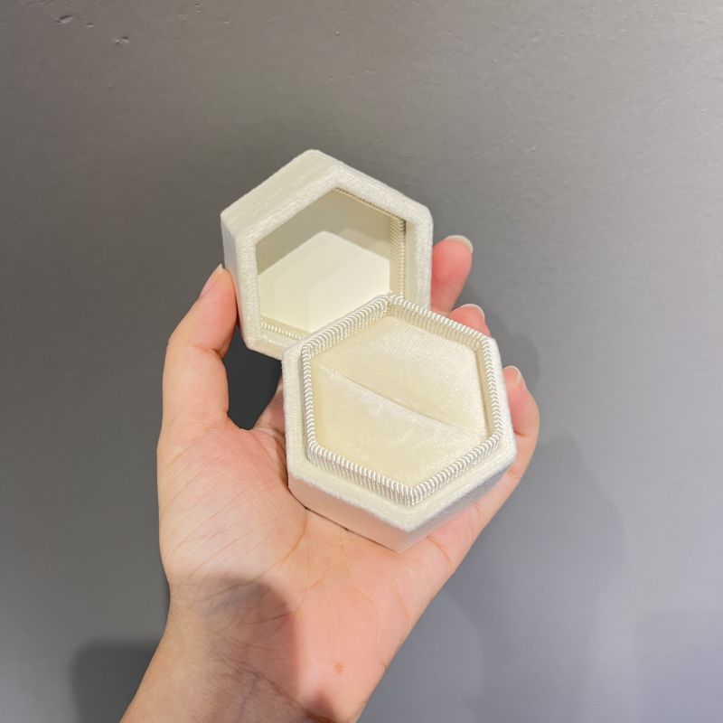 Boîte à bague cadeau de Noël hexagonale de couleur de couleur personnalisée beige