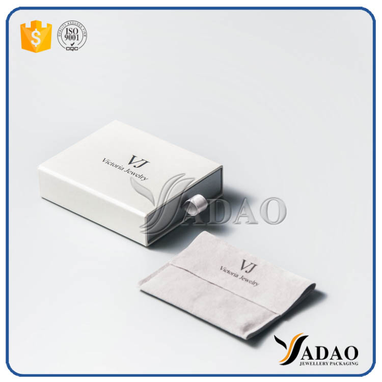 boîte de paquets de tiroir-cadeau de bijoux en carton avec pochette en velours à l'intérieur et logo personnalisé personnalisé