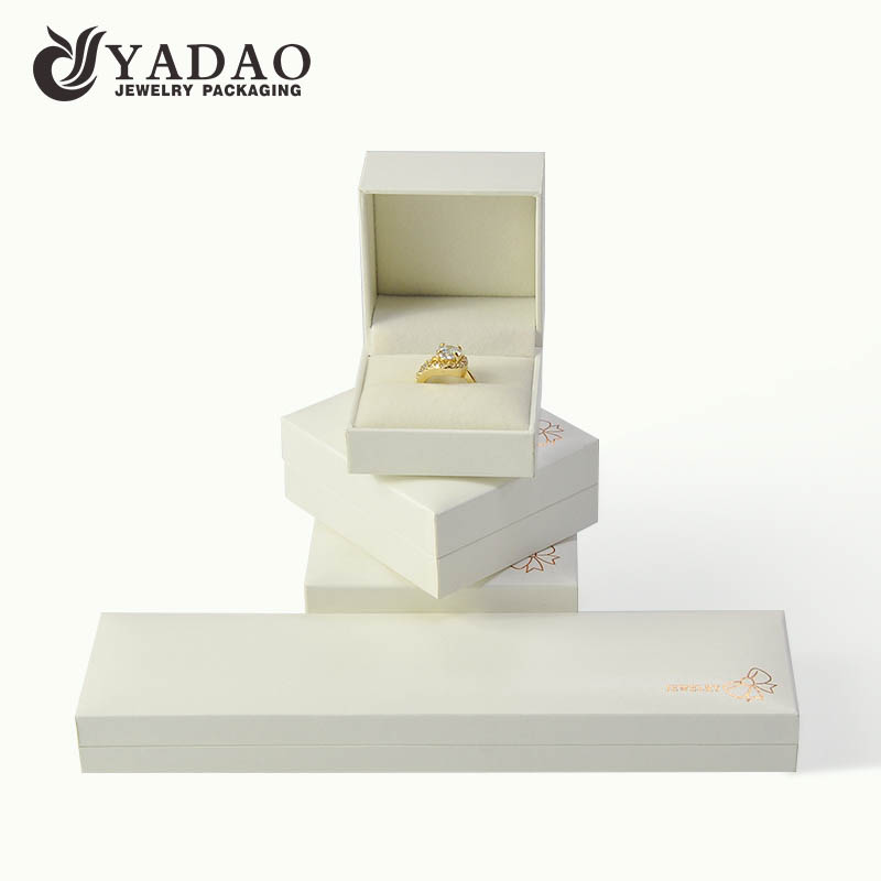 Personalize a caixa de embalagem da jóia plástica anel / brinco / pingente / pulseira / caixa do bracelete que embalagem do presente