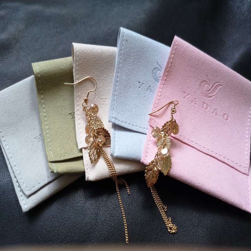 Customized Velvet Microfiber Jewelry Pouch for Gift Packaging