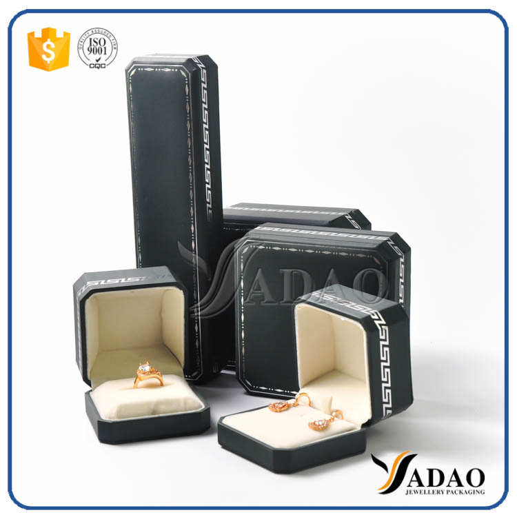 Elegante agradable atractivo retro delicado manufactury caja de plástico hecha a mano / juegos de cajas de plástico para embalaje de joyería con anillo / brazalete / pendiente / pulsera / collar