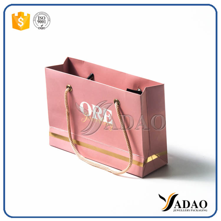 prix favorable bonne qualité légère taille personnalisée populaire et couleur sacs à main sacs à provisions sacs-cadeaux pour emballage de bijoux