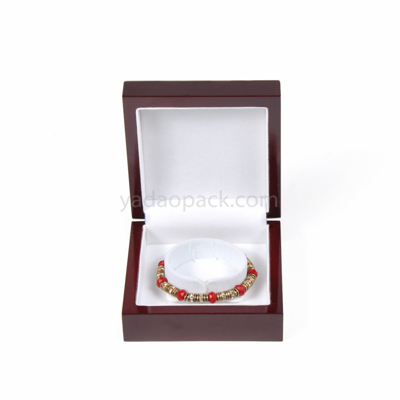 glossy lacquer painting wooden jewelry packaging box wooden bracelet box C holder bracelet packaging