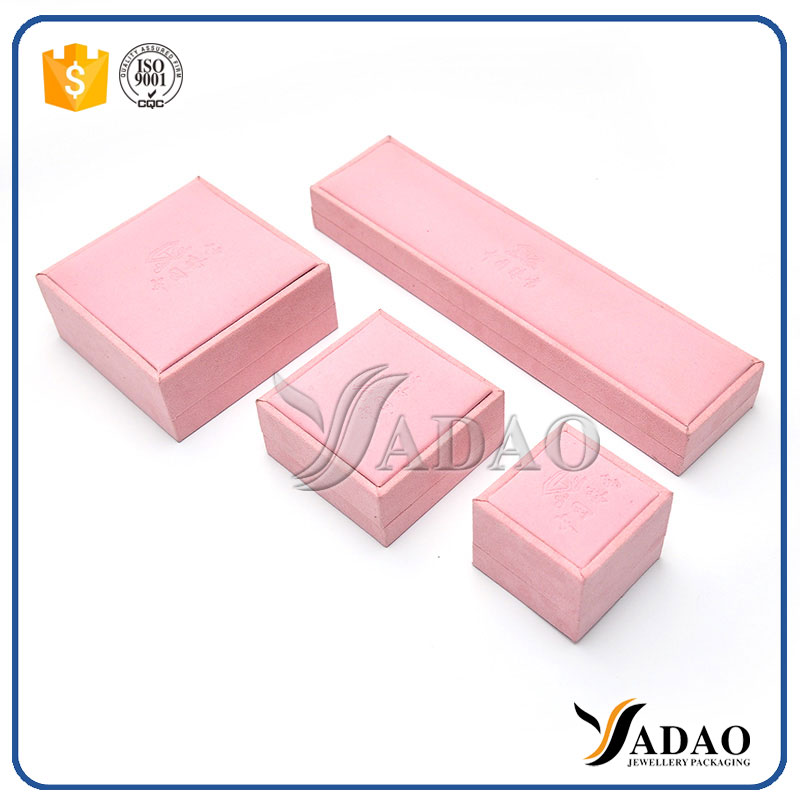 High-End und verschiedenen Art von Schmuck rosa Kunststoff-Box-Sets für Ohrring, Ring, Anhänger, Armband, Halskette bangleand