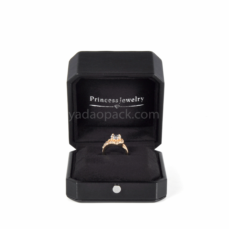 luxusní plastová šperkovnice osmihranný tvar plastový slot prsten box pu kůže kryt šperky prsten box dárkové balení box