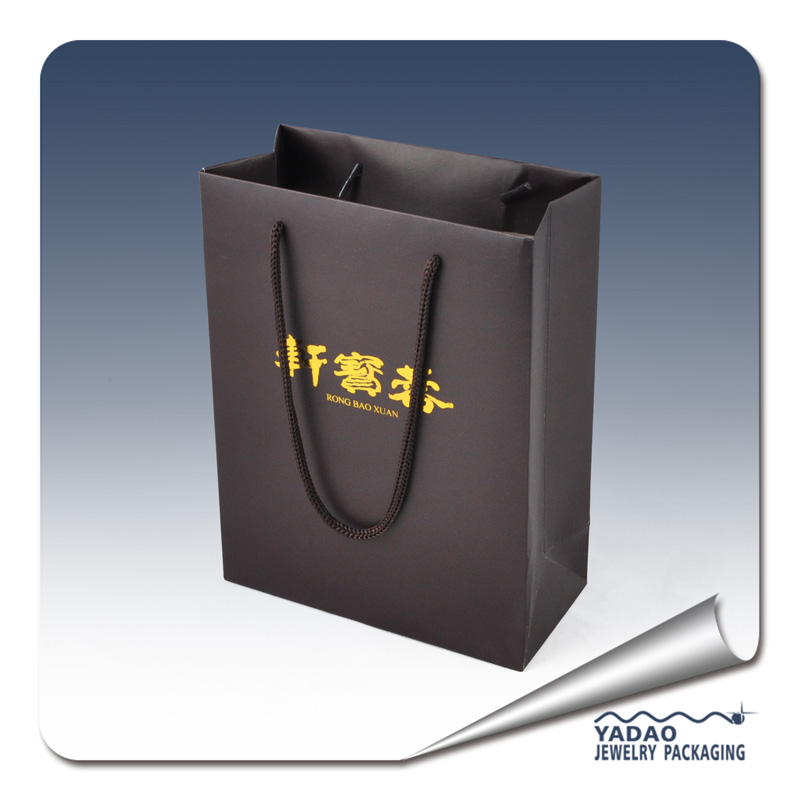 χαρτοσακούλα συσκευασία κοσμήματα τσάντα CMYK εκτύπωση φινίρισμα για ψώνια χαρτί τσάντα κοσμήματα τσάντα προσαρμόσετε μάρκα χάρτινη σακούλα