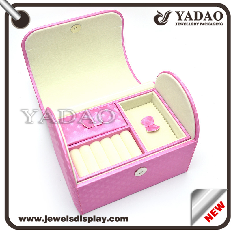 rosa Farbe Lederabdeckung aus Holz Schmuckaufbewahrungskoffer Verpackungen aus Holz-Box mit Multifunktionseinsätze für Ringe, Halskette Schmuck Speicherohrring