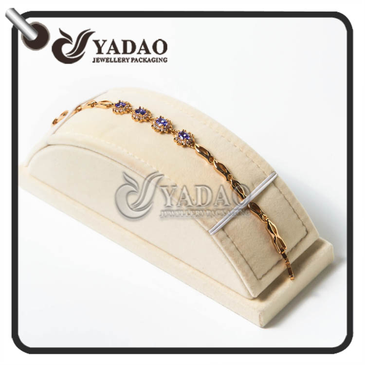 joli présentable joli présentoir en MDF blanc crémeux estimable significatif pour bracelet / bracelet / collier