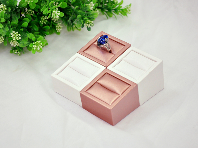 top quality low price wooden pu leather jewelry display stand holder for ring display made in China