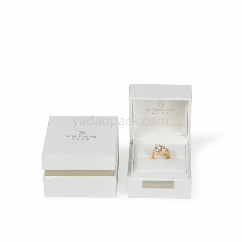 white luxury jewelry box good for diamond line