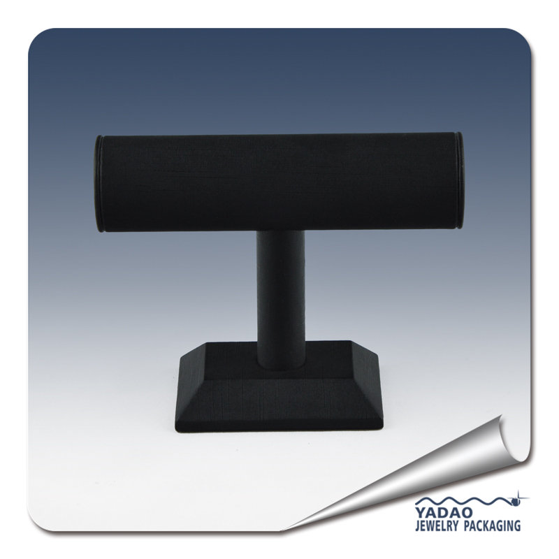 velkoobchod černá kožená T-bar tvar displej dřevěné šperky stojan pro zobrazení náramek s výrobní cenu