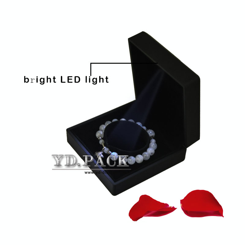 grossista alta qualidade negro levou caixa de jóias para o anel e pingente de armazenamento por China fabricante