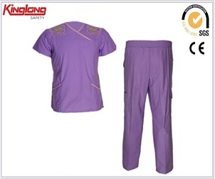 Paarse kleurrijke unisex ziekenhuis uniforme verpleging scrubs, China leverancier hoge kwaliteit professionele scrubs pak