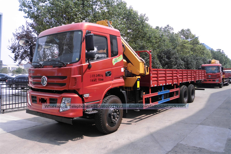 China Dongfeng 10-12 toneladas hidráulica montada en camión grúa pluma telescópica carro de la grúa del proveedor