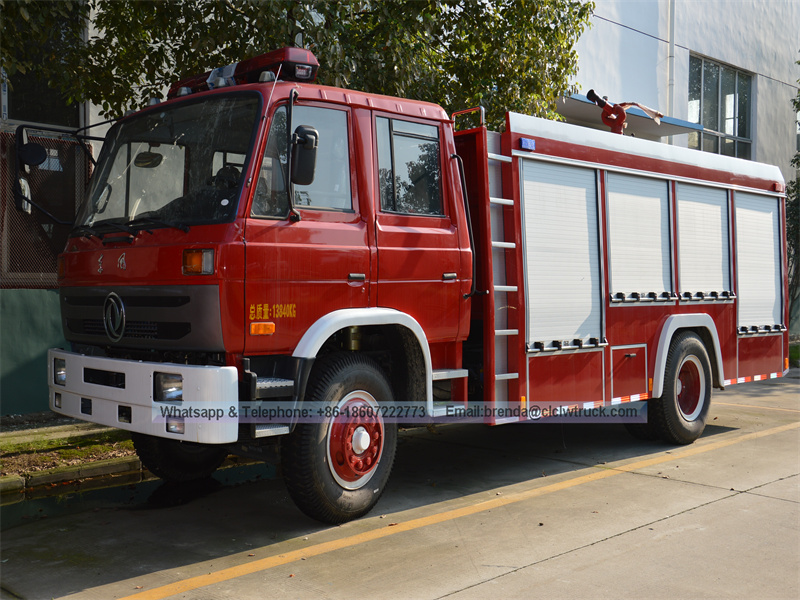 Capacidad de agua del camión de bomberos de Dongfeng, 5000 litros, capacidad de espuma de camión de lucha contra incendios de 2000 litros, precio del camión de lucha contra incendios China