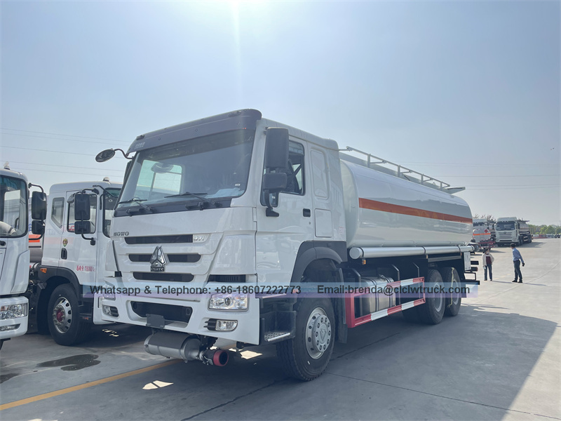 बिक्री के लिए Howo 6x4 कार्बन स्टील ईंधन टैंकर ट्रक